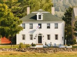 Bailey House Inn - Georgian Waterfront Retreat