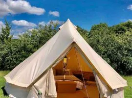 Oxford Countryside Bell Tent at Valley Farm