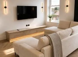 East Parade Collection, Opaz House Flat 4