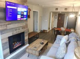 Mt Creek Ski-In Ski-Out 1 BR Pool & Hot Tub