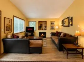 Suite Serenity Condo by NW Comfy Cabins
