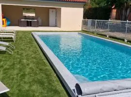 Gîtes le clos du verger avec piscine chauffée commune
