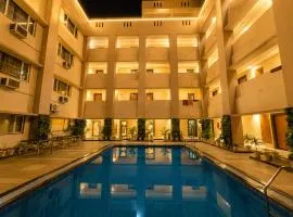 HOTEL in PURI - SWIMMING POOL RB - Near Sea Beach & Shree Jagannath Temple - wifi - Parking - Restaurant -