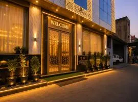 Hotel D'Capitol Premier - Near Delhi Aerocity