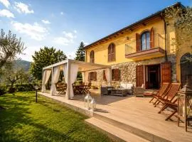 Ca' Degli Ulivi Relax - uso esclusivo con jacuzzi in Lunigiana vicino cinque terre