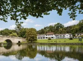 Shillingford Bridge Hotel