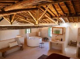 Casa de autor La Casita del Churrero- Jacuzzi con vistas a la montaña