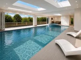 Luxury Ascot Indoor Heated Pool & Wellness Bubble Spa
