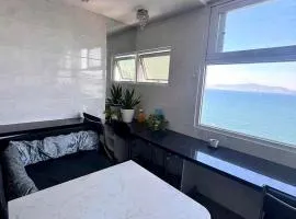 Seaview Panorama 4BR Apartment Walk to beach