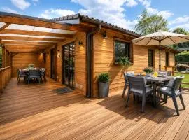 Durbuy, Serenae Chalet, sauna, climatisation, local pour vélos et motos, familles bienvenues