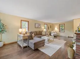 Dog-Friendly Retreat, Fire Pit, Lakes Region
