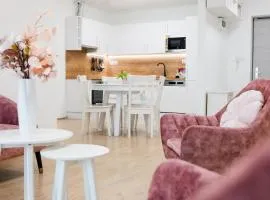 Lakeside Apt with B'fast, Bp 10min