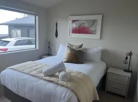RAGLAN - FULLY self contained 1 bedroom