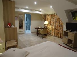 Le Logis De Brionne, hotel v destinaci Brionne