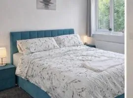 5, Casper Court