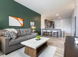 Landing Beautiful 1BD in Steelpointe Harbor