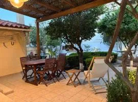 Authentic Greek Garden House in Central Xylokastro
