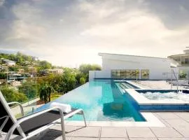Studio Escape | Views, Dining, Stadium & CBD - B