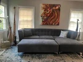 Cozy, Upstairs Apartment Pets Welcome with fee Family Friendly Close to Everything
