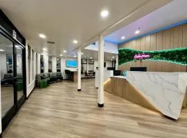 Costa Mesa Inn - Newport Beach Area