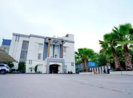 Goldys Hotel Banquets & Restaurant