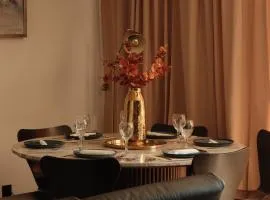 Golden Wood Apartment