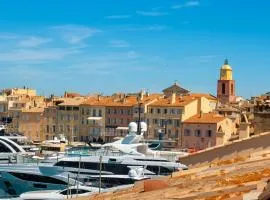 Studio mezzanine coeur de Saint Tropez à deux pas du port