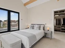 Private Room with En-Suite in Wakefield in Stunning House