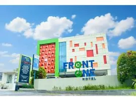 Front One Hotel Purwodadi