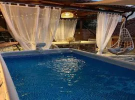 Arta Wood & Stone Traditional Villa Central Stay