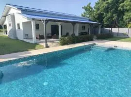 Casa 2 Independiente en Residencial con Piscina