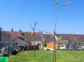 Chambre privée climatisée avec jardin et parking