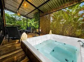 Refugio Eden Luxury Cabin with Private Jacuzzi