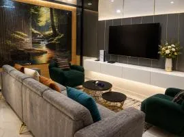 Phillip Ark World Apartment