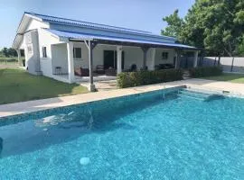 Casa 1 Independiente en Residencial con Piscina