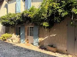 La Glycine, bastide du XIIIe