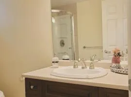 Modern Private 1BR Suite Near Grouse and Capilano