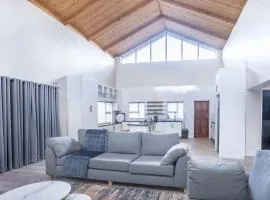 Tranquil 3-Bed Home, Arlington Estate