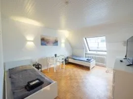 Monteurwohnung-fuer-6-Personen-mit-WLAN-Kueche-TV-Ahrensburg-Naehe-Hamburg-AGGE3501