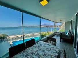 Modern and Cozy Beachfront Apartment