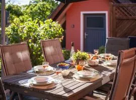 Inselzauber unter Reet - Deine Auszeit zwischen Meeresrauschen und Waldidylle