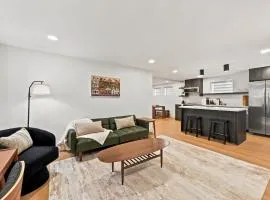 Brand-New Modern 2BR Private with AC and Free Parking