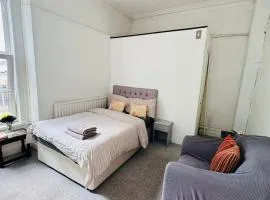 Singleton Double Studio Room with Private En-Suite