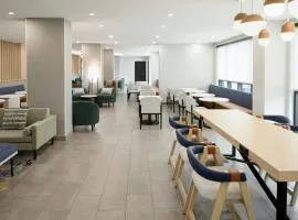 TownePlace Suites by Marriott Montreal Airport