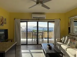 Island Couples Retreat - 1 Bed Condo in Red Hook