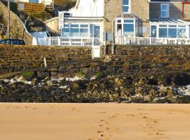 Sea View Guest House: Benllech şehrinde bir otel