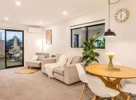 Addington Stadium Stay - Sleeps 4