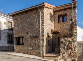 El Leñador I, hotel v destinaci Hoyos del Espino