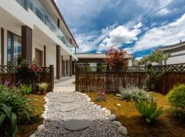 Yulong Mujianshan Homestay