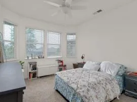 Golden Buffalo Apartment